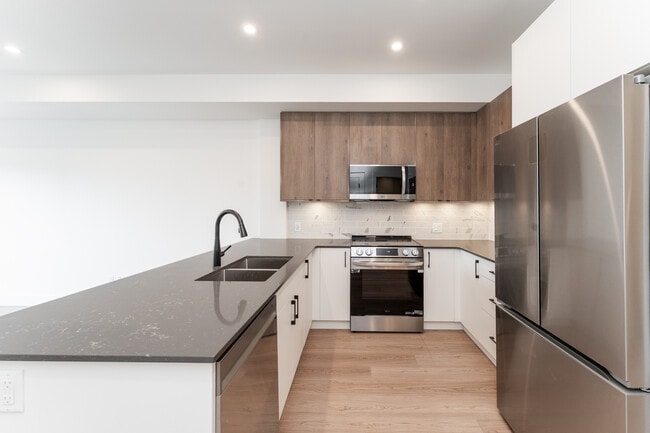 Building Photo - 809 Arncote Ave