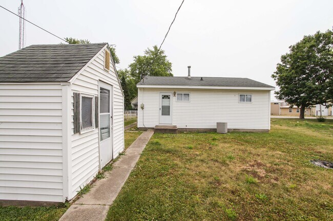 Foto del edificio - 809 N. SHERMAN