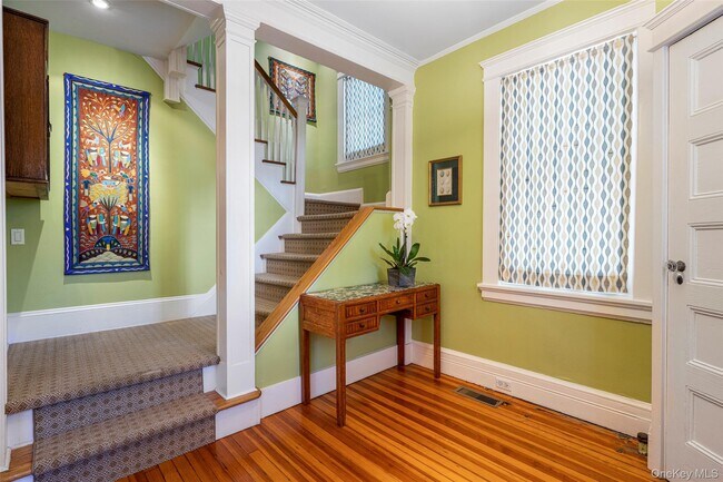 Foto del edificio - 5 Gerlach Pl