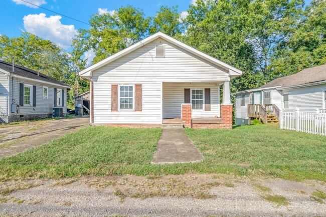 Photo - 1869 Beech St SE House