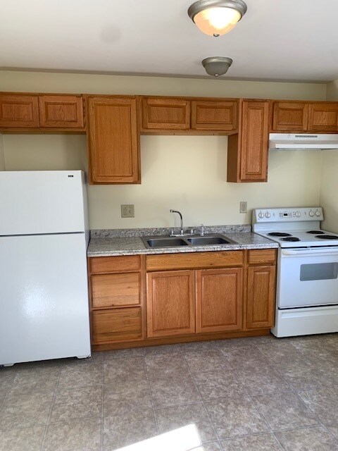 Kitchen - 542 Cleveland Ave