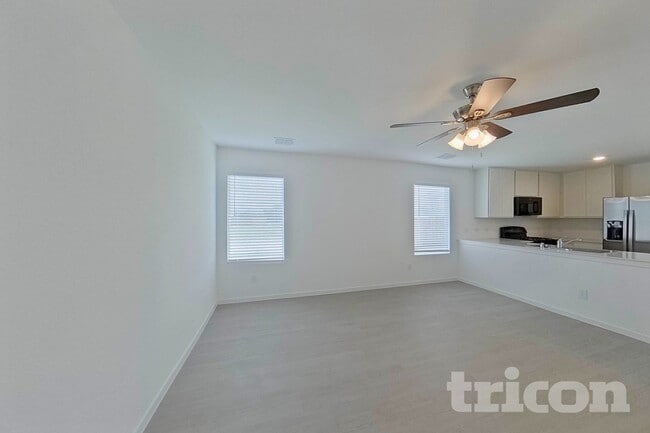 Building Photo - 1601 Parlier St