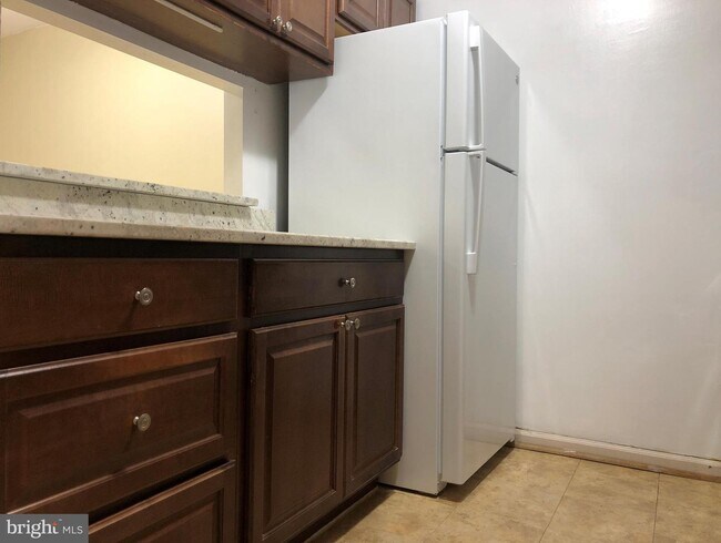 Foto del edificio - 5802 Cove Landing Rd