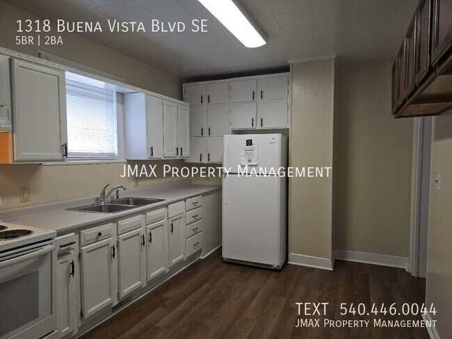 Building Photo - 1318 Buena Vista Blvd SE