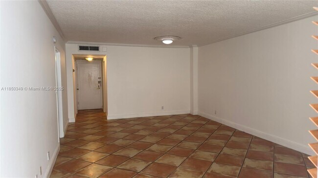 Foto del edificio - 3725 S Ocean Dr
