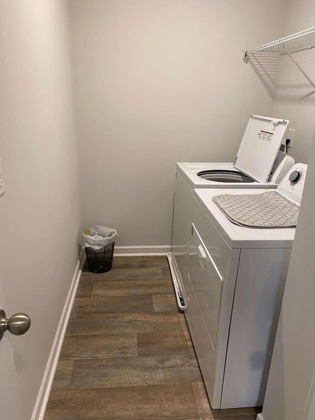 Foto del edificio - 1313 Riverstone Dr