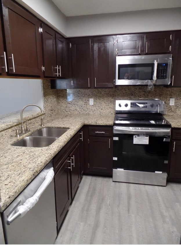 Beautifully Renovated 1-Bedroom, 1-Bathroom Condo in the Gated Community of Royal Poinciana! - Beautifully Renovated 1-Bedroom, 1-Bathroom Condo in the Gated Community of Royal Poinciana!