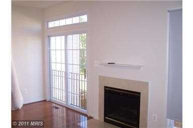 Photo - 4 Bedroom Townhome & Garage - Ashburn