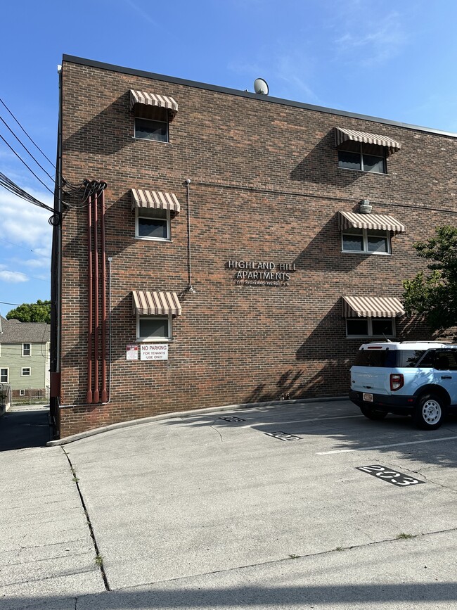 Building Photo - 1211 Highland Ave