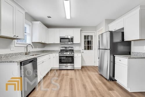 Building Photo - 104 River Oaks Dr
