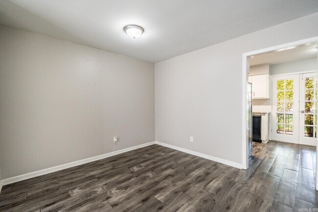 Foto del edificio - 1601 N Bryant St