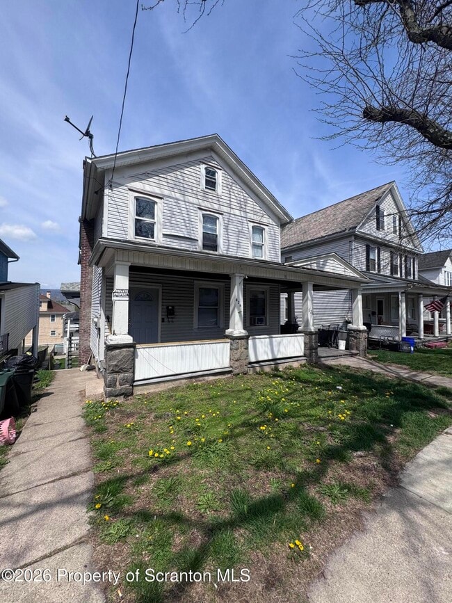 Building Photo - 826 Prospect Ave