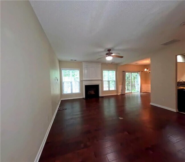 Foto del edificio - 4132 Royal Regency Cir