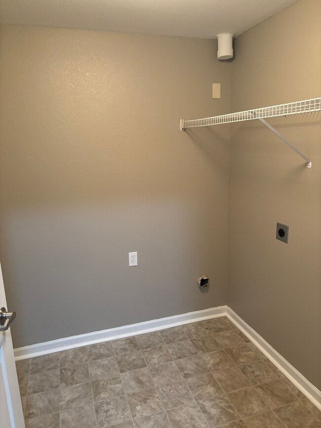 laundry room for full size washer & dryer - Weathered Rock II