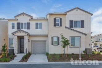 Building Photo - 2513 Gold Brk St