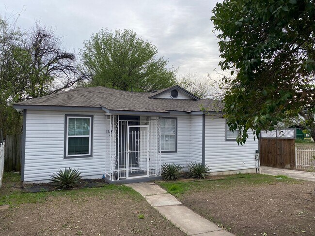 Foto del edificio - 2118 Burnet St