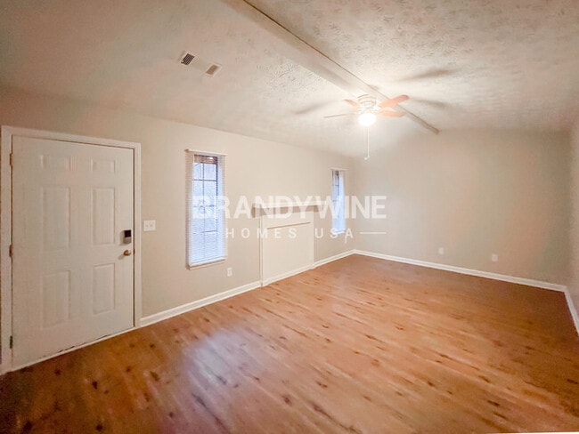 Foto del edificio - 5063 Springtree Ct