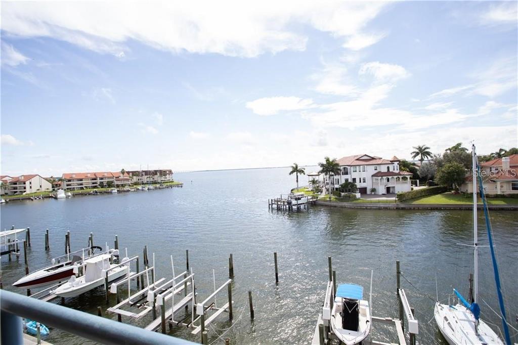 Foto principal - 363 Pinellas Bayway S