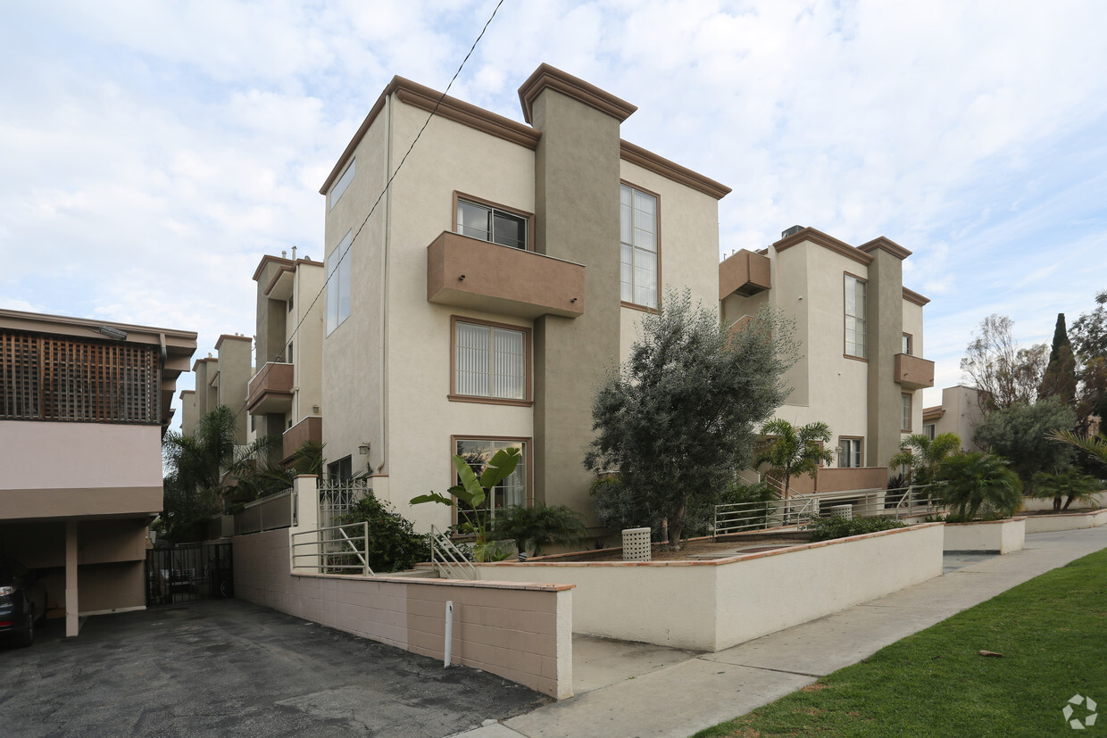 Primary Photo - Midvale Plaza Apartments