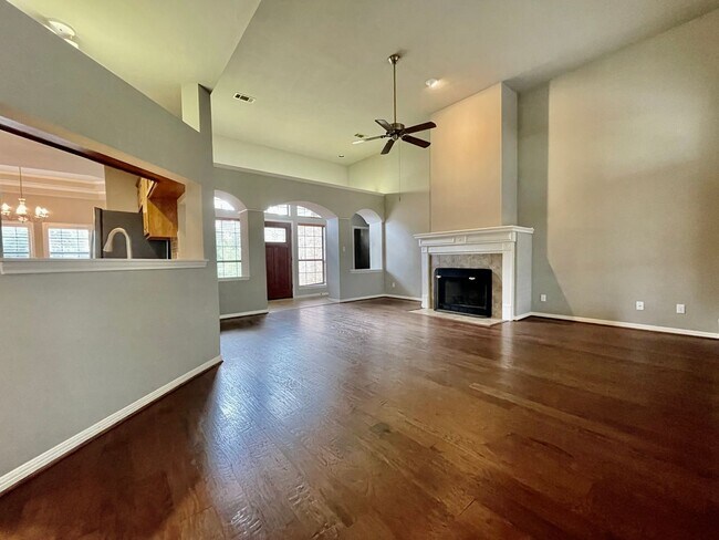 Foto del edificio - Elegant, Spacious Home Backing Up To Greenspace
