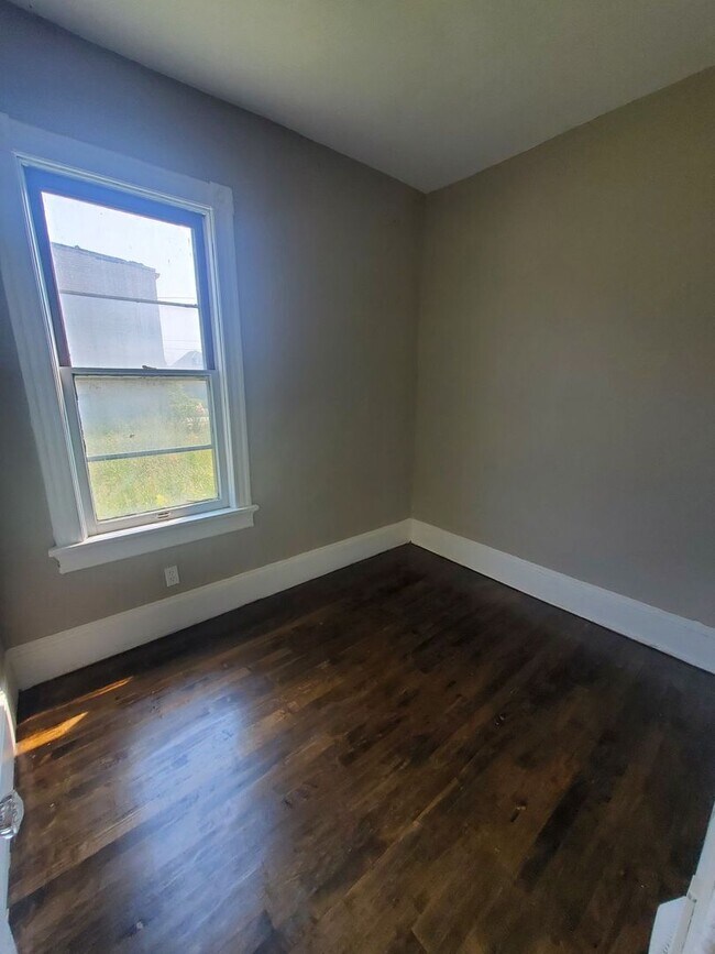 Foto del edificio - 635-637 W Center St. (Duplex)