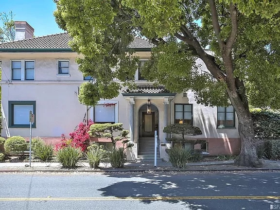 Building Photo - 3050 College Ave