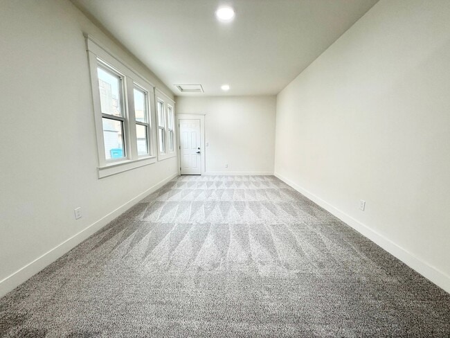 Building Photo - 4758 Mission