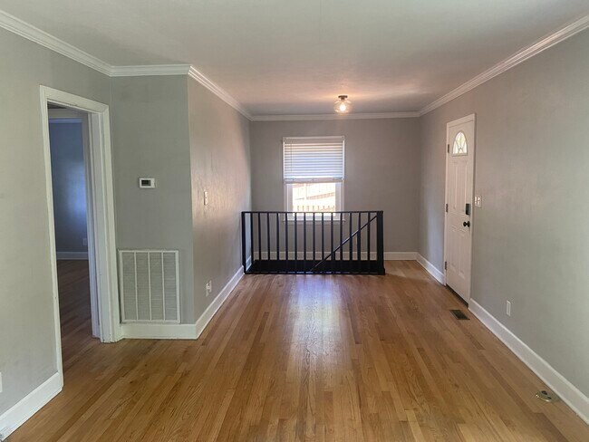 Building Photo - 3601 Pickering Ave