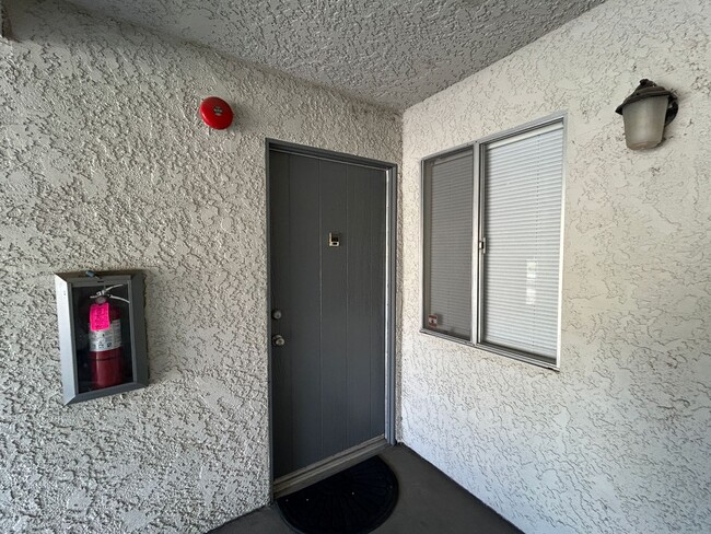 Foto del edificio - Charming 1 Bedroom 1 Bathroom Unit in Redl...