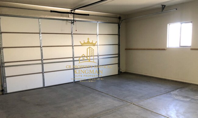 Foto del edificio - Beautiful 3+2 Split Floor plan home with RV parking close to KRMS's Hualapai Campus!