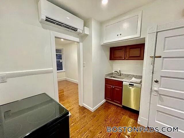 Building Photo - 4 Garden Ct St