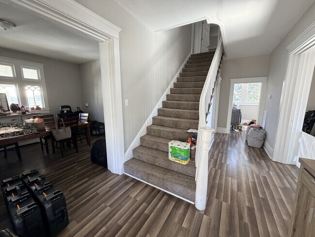 Foto del edificio - 124 Linden Ave