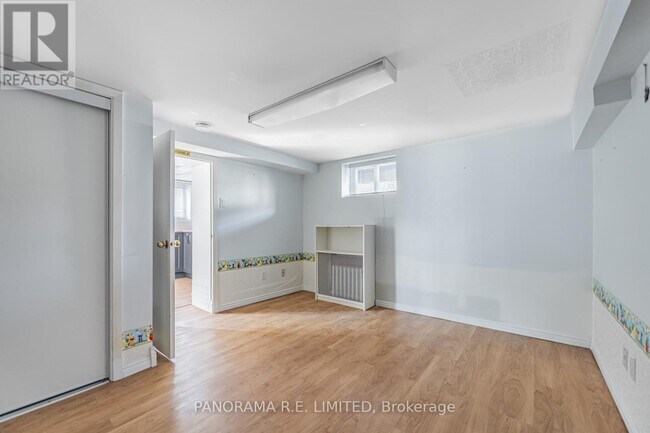 Photo du bâtiment - 8-8 Thirty Third St