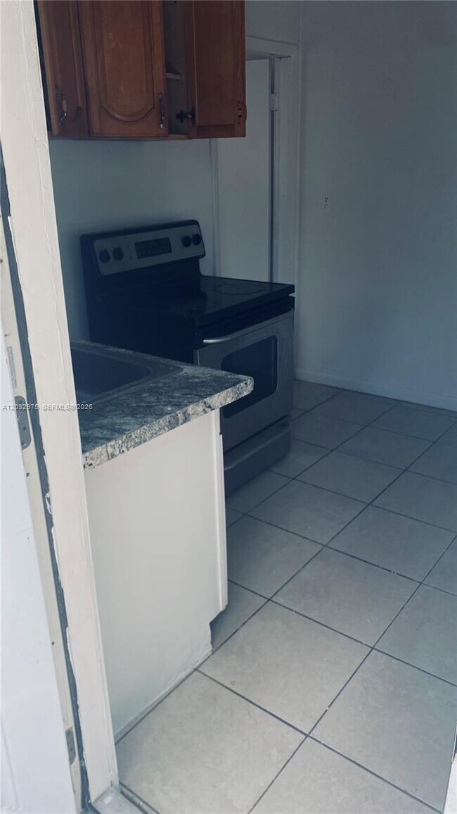 Foto del edificio - 1070 NW 147th St
