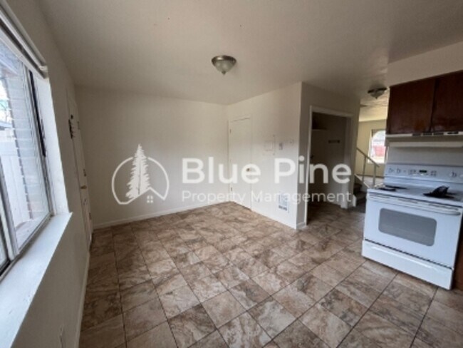 Foto del edificio - 1475 S Emerson Ave