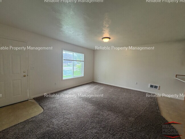 Building Photo - 3124 E Chasewood Dr