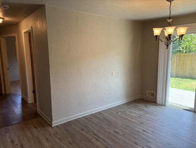 Foto del edificio - 1118 Hemlock St NW