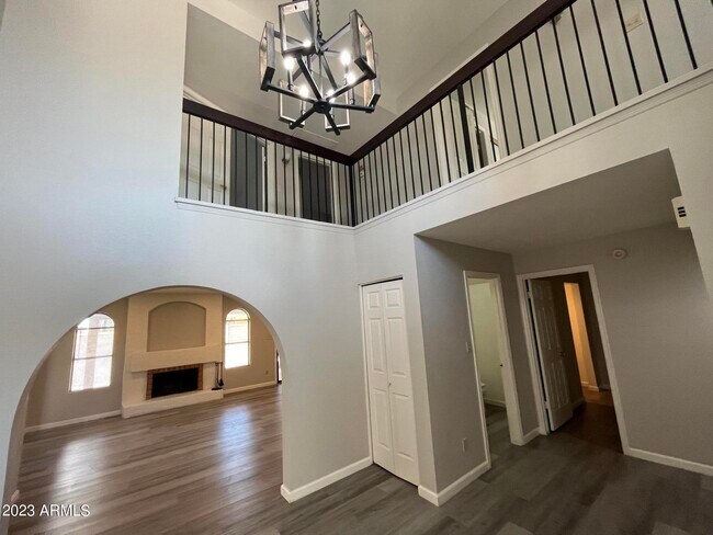 Building Photo - 2040 S Paseo Loma