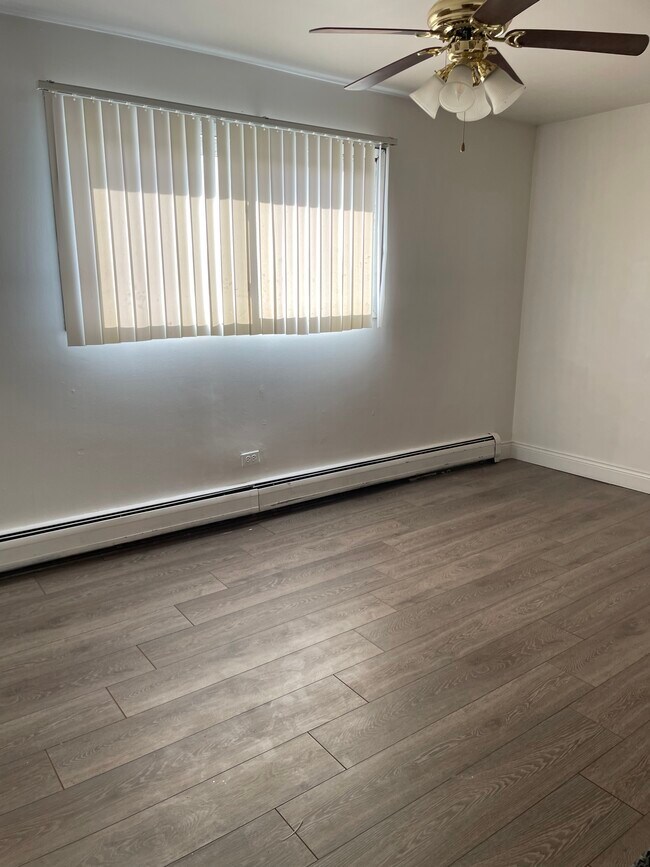 8301 79th W St Unit 1W, Justice, IL 60458 Apartments in Justice, IL