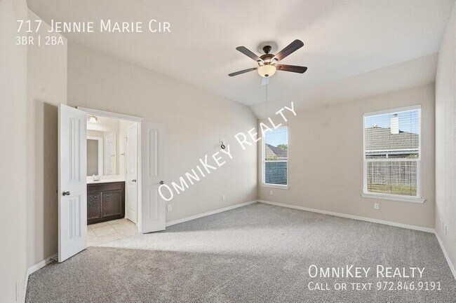 Foto del edificio - 717 Jennie Marie Cir