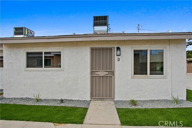 Foto del edificio - 12958 Yorba Ave