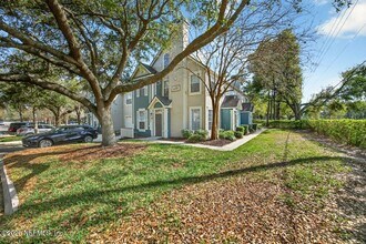 Building Photo - 13703 Richmond Park Dr N