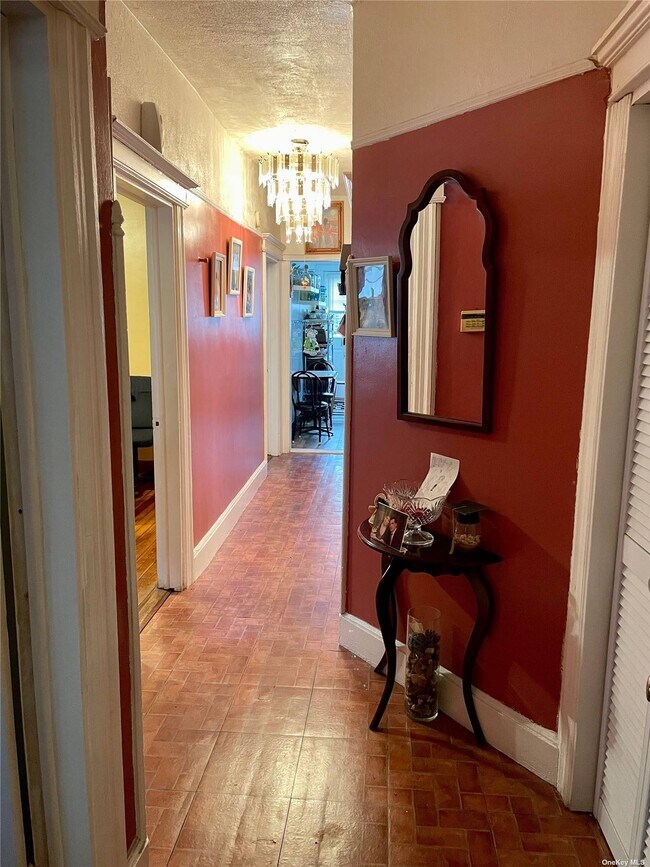 Foto del edificio - 88-24 88th St