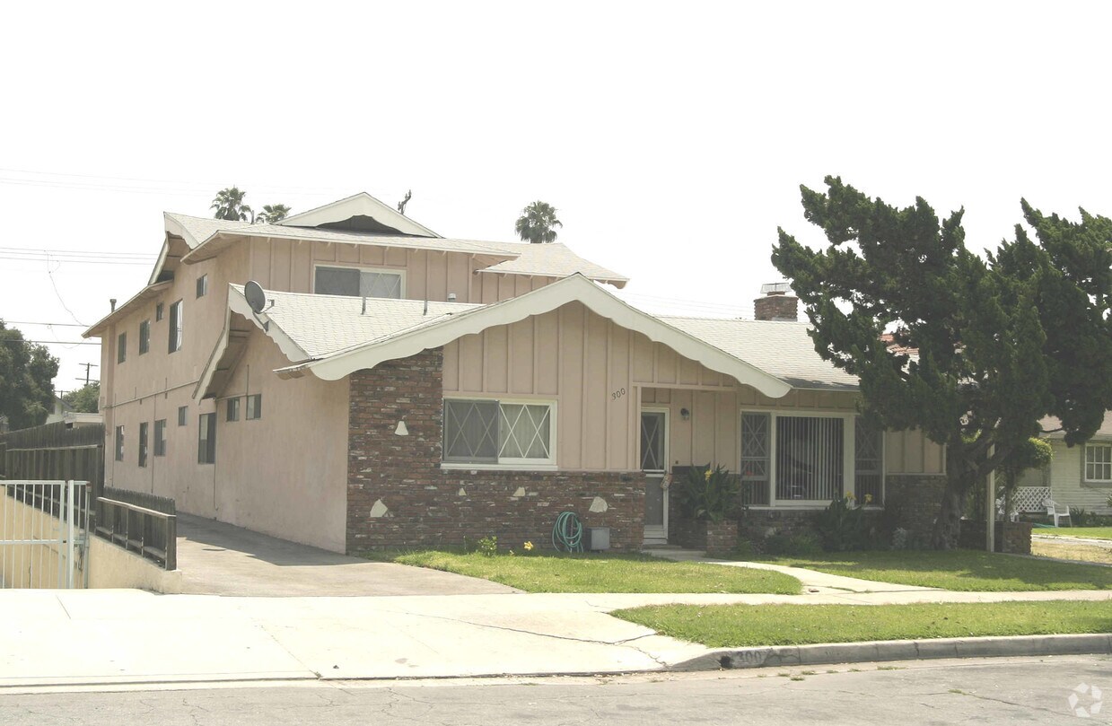 Primary Photo - 300 N Marguerita Ave
