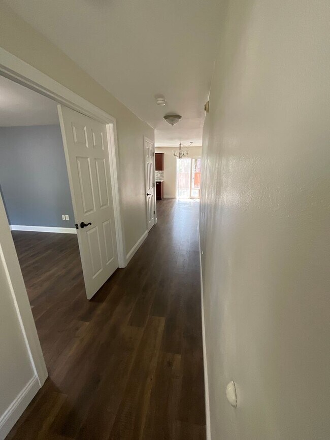 Foto del edificio - Beautiful 3 BR/2.5 BA Home with Bonus Room