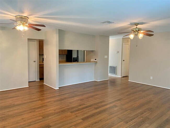 Building Photo - 14806 Cypress Valley Dr