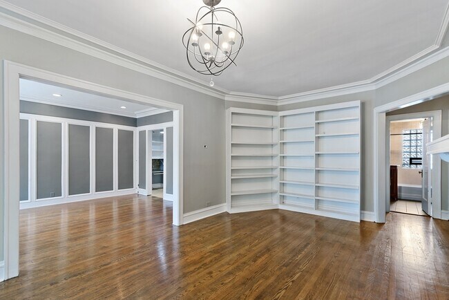 Foto del edificio - 804 Forest Ave