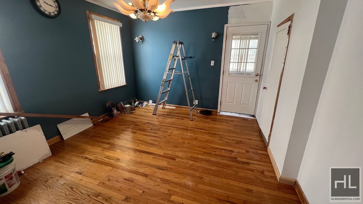 Foto principal - 687 E 46th St
