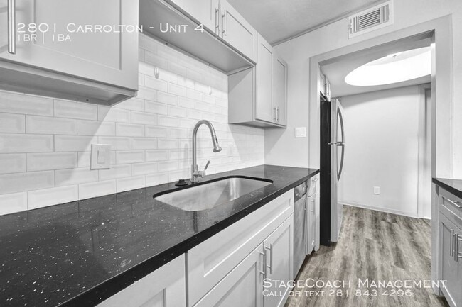 Building Photo - 2801 Carrolton-Unit 4