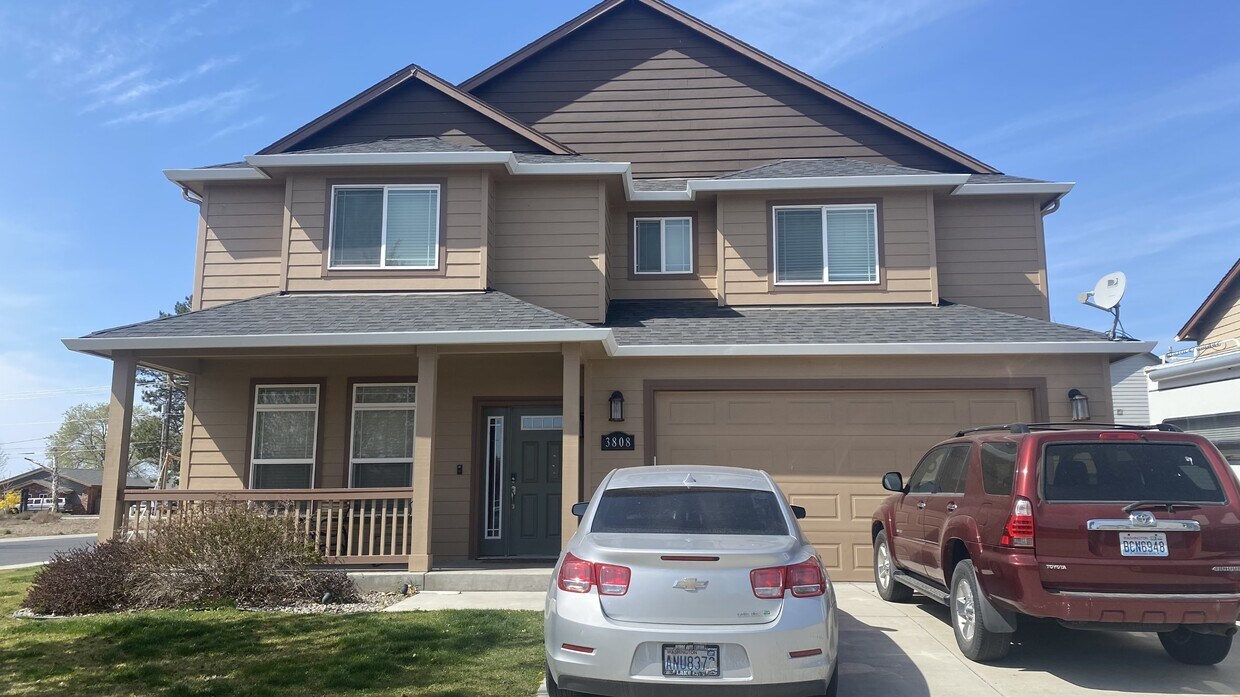 Primary Photo - 3808 Lakeport Ln